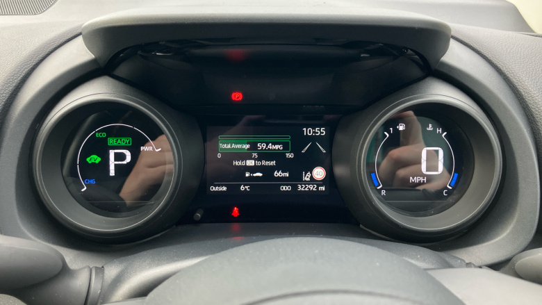 Toyota Yaris 1.5 Hybrid Design 5dr CVT Hybrid Hatchback